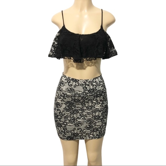 🦋Love Culture M Black Floral Lace Spaghetti Strap Crop Top🦋 - Picture 6 of 9